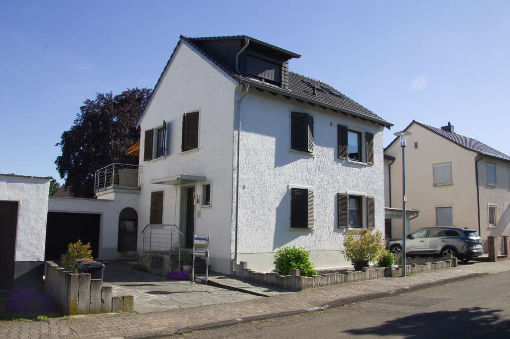 Immobilie in Bobenheim-Roxheim - Familienparadies mit traumhaftem Garten in bester Wohnlage von Bobenheim-Roxheim - Bild 0