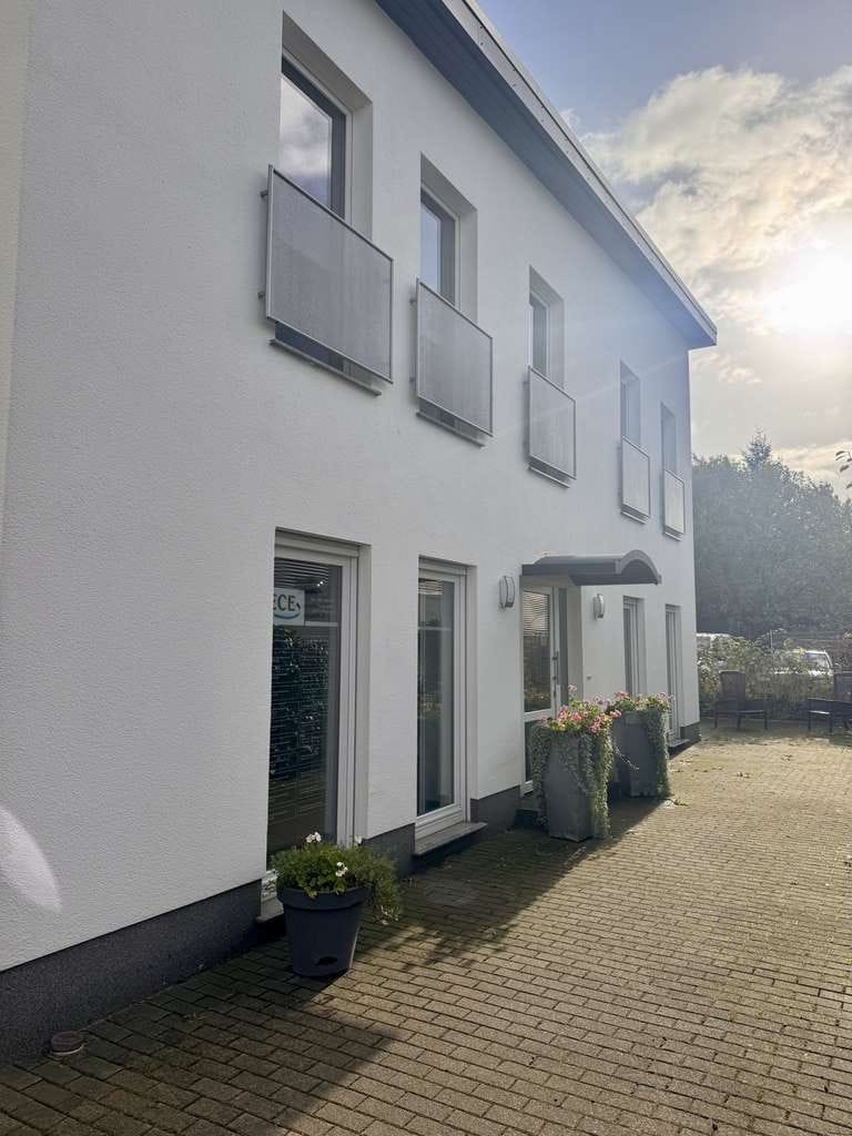 Immobilie in Oststeinbek - Attraktives Renditeobjekt: Bürohaus mit Indexmietvertrag und Top-Mieterbonität - Bild 0
