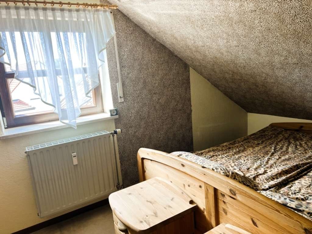 Immobilie in Gersthofen - Große, helle Dachgeschosswohnung auf zwei Ebenen - Bild 2