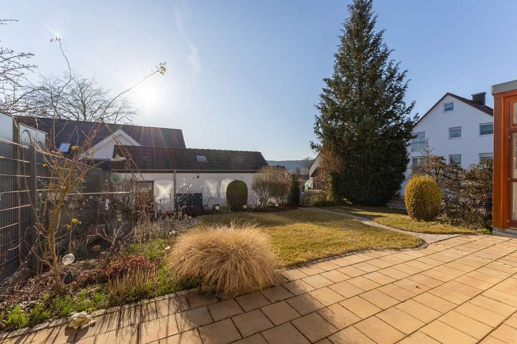 Immobilie in Hilgertshausen-Tandern - Große und gepflegte Doppelhaushälfte in ruhiger Lage von Tandern! - Bild 1