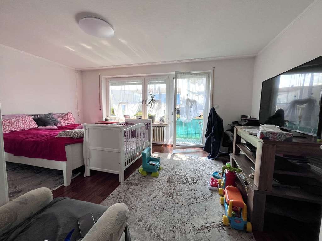 Immobilie in Memmingerberg - Großzügiges Zweifamilienhaus mit Balkon, Terrasse und hervorragendem Garten - Bild 2