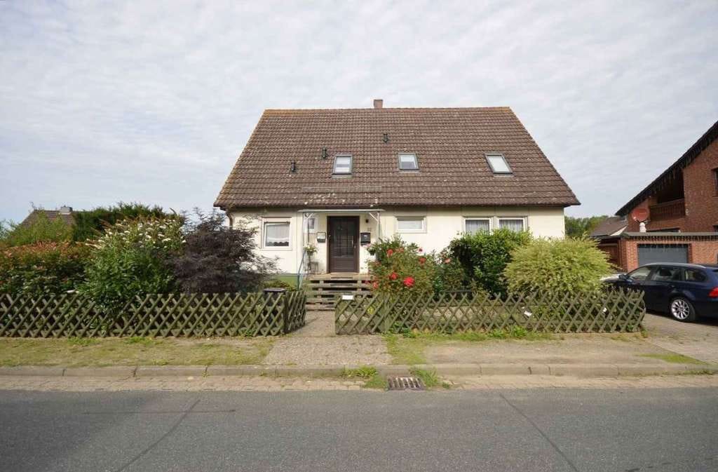 Immobilie in Börßum - Mit Garten! Großzügige Hochparterre-Wohnung zum Modernisieren mit eigenem Gartenanteil. - Bild 2