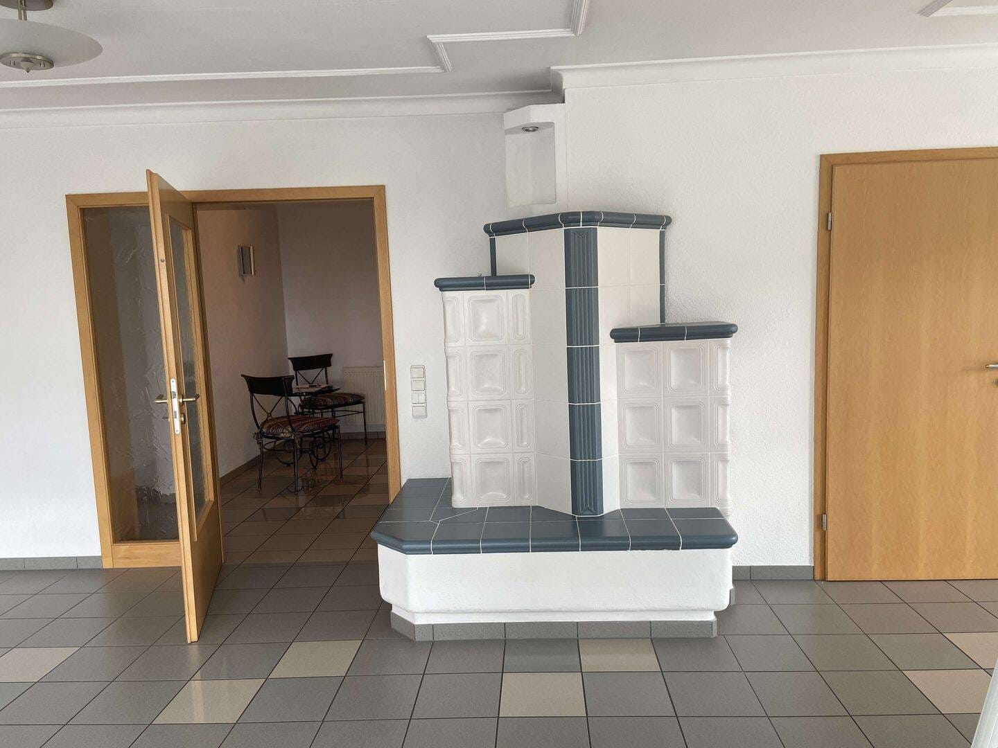 Immobilie in Eggolsheim - Gepflegtes Mehrfamilienhaus mit Ausblick in ruhiger Hanglage – - Bild 3