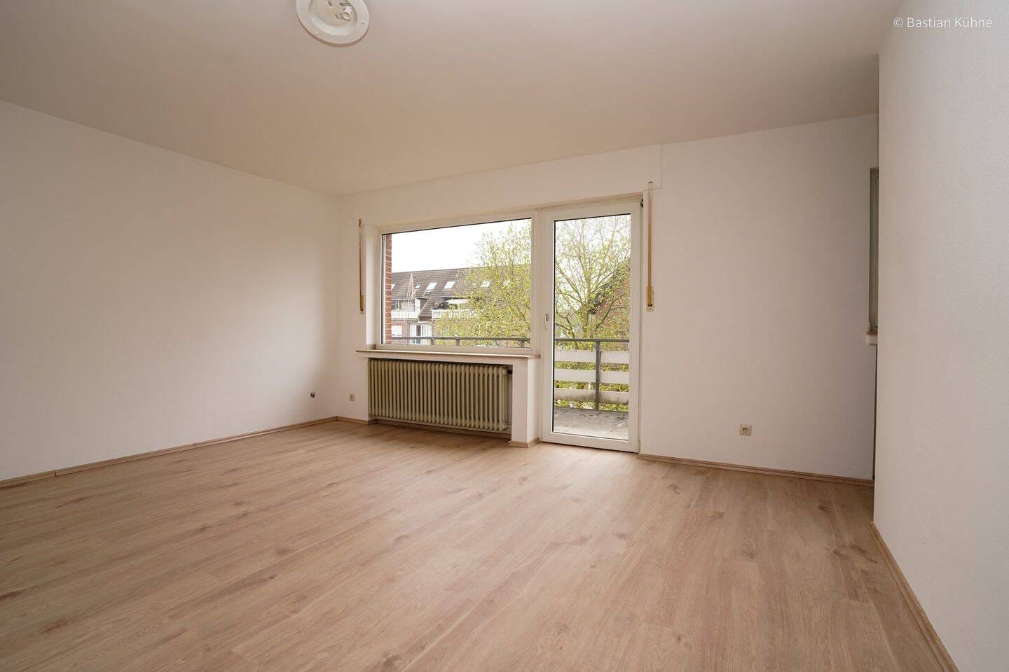 Immobilie in Emmerich am Rhein - Attraktive 1-Zimmer-Eigentumswohnung mit Balkon, Garage und solider Rendite in Emmerich am Rhein - Bild 1