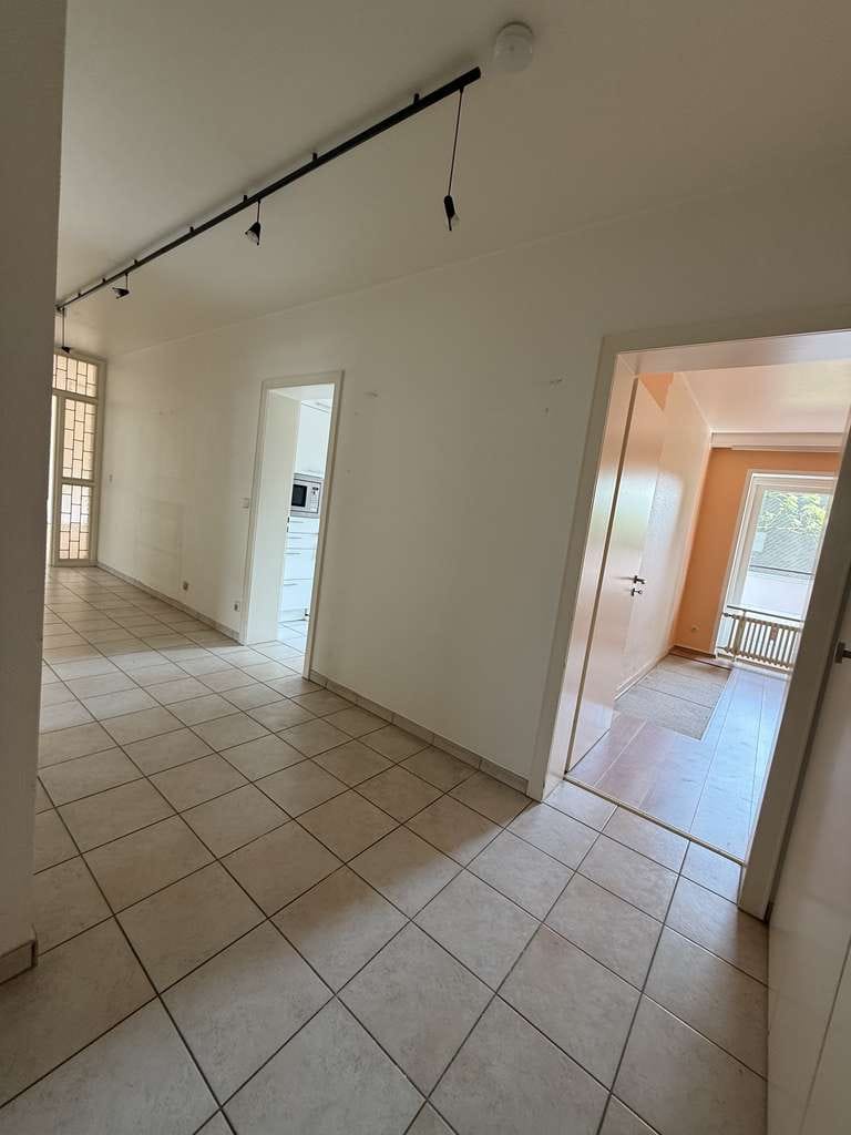 Immobilie in Meerbusch - Großzügige 4-Zimmer-Eigentumswohnung mit Sonnenbalkon in ruhiger Lage von Meerbusch-Büderich - Bild 1