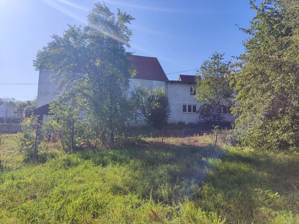Immobilie in Ravenstein - Außergewöhnliches Anwesen mit erheblichem Potenzial und viel Platz  - Bild 3