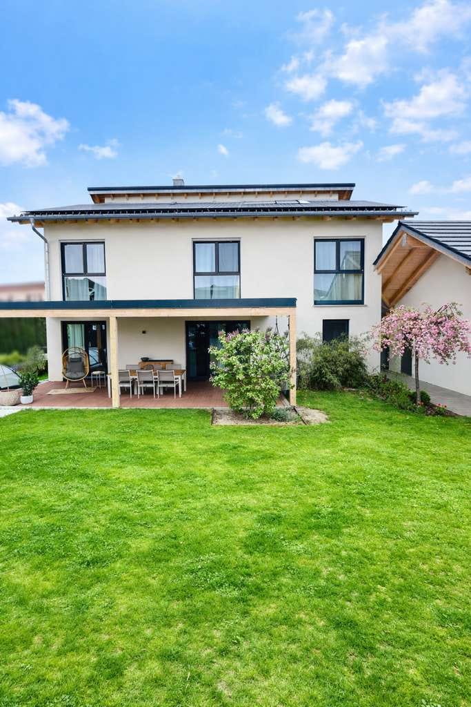 Immobilie in Kirchroth - Wohnen auf höchstem Niveau: Haus mit Pool, hochwertiger Ausstattung und viel Platz für die Familie - Bild 0