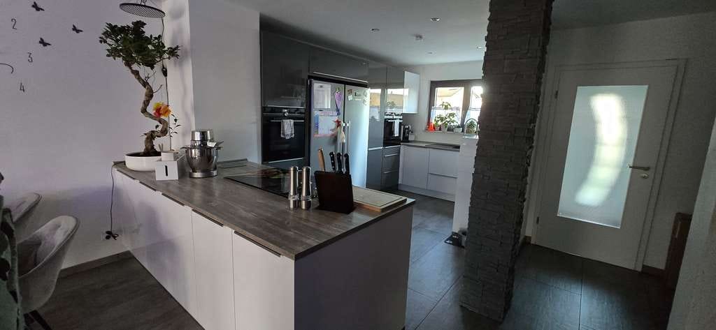 Immobilie in Karlstein am Main - Modernisiertes Reihenmittelhaus mit PV, Garage & offenem Wohnbereich – provisionsfrei - Bild 2