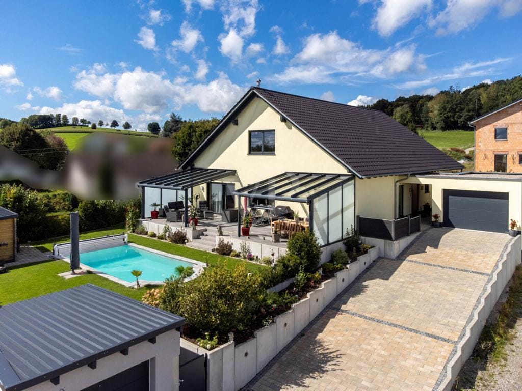 Immobilie in Kirchheim in Schwaben - Ein- Zweifamilienhaus in familiärer & ruhiger Lage - Bild 1
