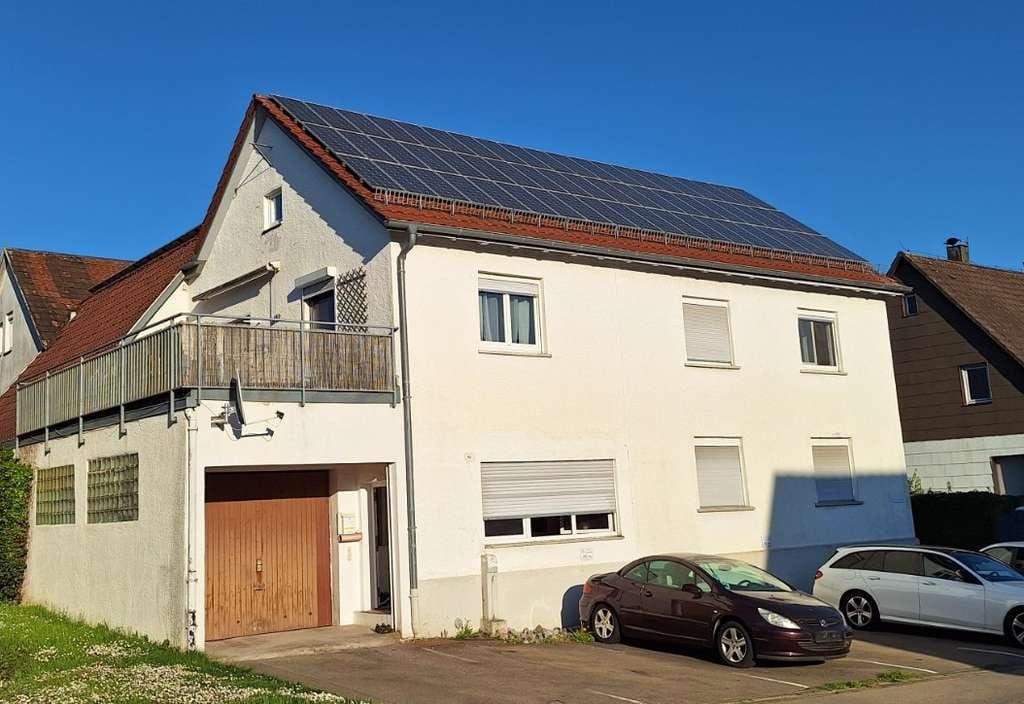 Immobilie in Uhingen - Renditestarke Kapitalanlage: Mehrfamilienhaus mit 7 Wohneinheiten, Garagen, Stellplätzen - Bild 1