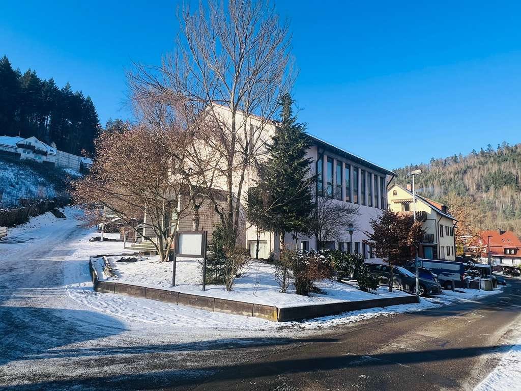 Immobilie in Calw - Ehem. Kirche mit Charakter − vielseitig nutzbares Gebäude für für Wohn- und Gewerbezwecke - Bild 0
