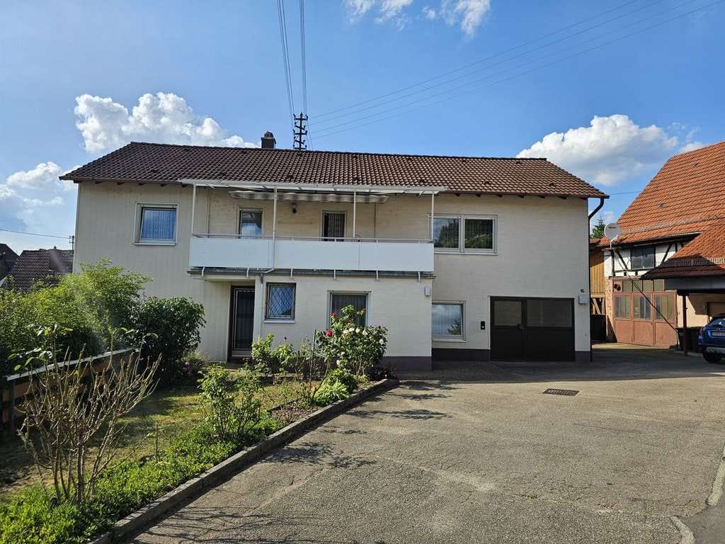 Immobilie in Birkenfeld - **Birkenfeld-Gräfenhausen**2-FH mit Scheune, großer Einfahrt, imposanter Außenanlage und Garten** - Bild 1
