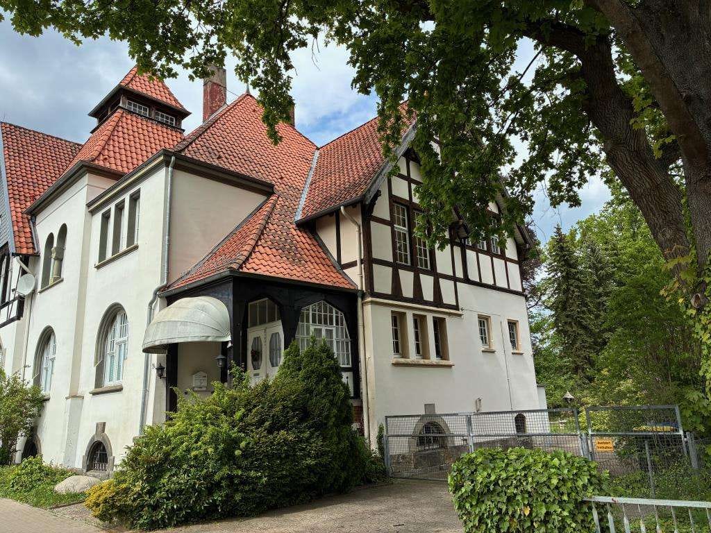 Immobilie in Wietze - Historische Villenhälfte in zentraler Lage von Wietze - Bild 2