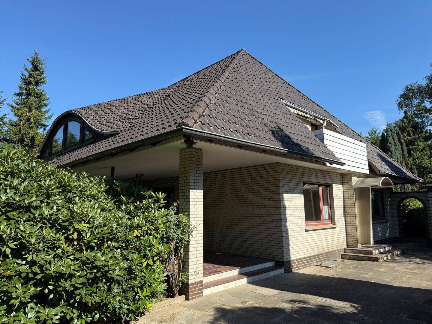 Immobilie in Stuhr - Attraktives Ein- bis Zweifamilienhaus mit Garage in idyllischer Lage von Stuhr-Fahrenhorst - Bild 0