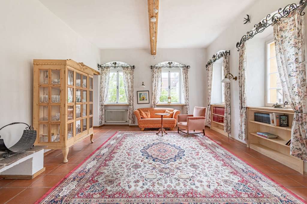 Immobilie in Oberotterbach - Historisches Schmuckstück: Charmantes Pfarrhaus mit großem Areal + Nebenhaus - Bild 1