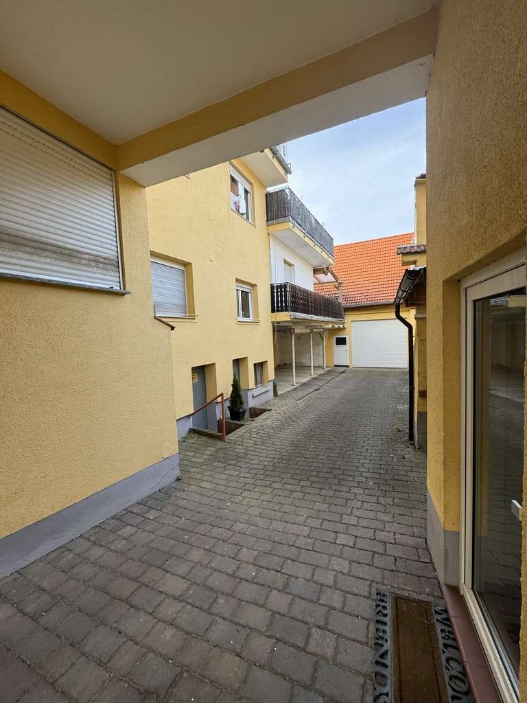 Immobilie in Zornheim - Großzügige 4-Zimmer-Wohnung mit Dachterrasse & Weitblick in Zornheim - Bild 2