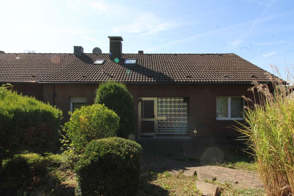 Immobilie in Hattingen - Doppelhaushälfte in gepflegter, ruhiger Wohnlage von Hattingen-Welper. Mit Garage und Garten. - Bild 1