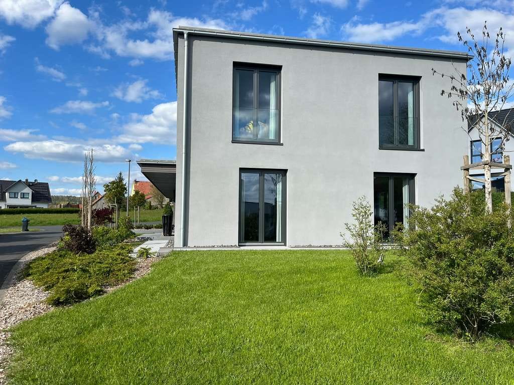 Immobilie in Zeitlofs - **ENERGIE A+  ** Neuwertiges Architektenhaus - Nähe Bad Brückenau** - Bild 1