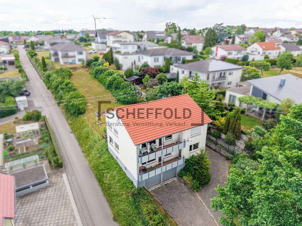 Immobilie in Ertingen - Charmant! Großzügiges Zweifamilienhaus in ruhiger Wohnlage mit herrlichen Sonnenbalkonen - Bild 1