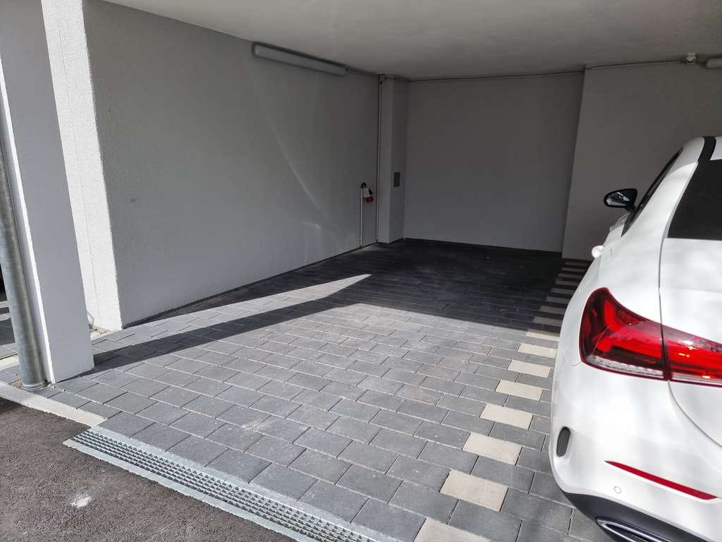 Immobilie in Neuffen - HELLE LICHTDURCHFLUTETE DACHGESCHOSS-MAISONETTEN WOHNUNG IM ORTSKEN VON NEUFFEN - frei - Bild 3