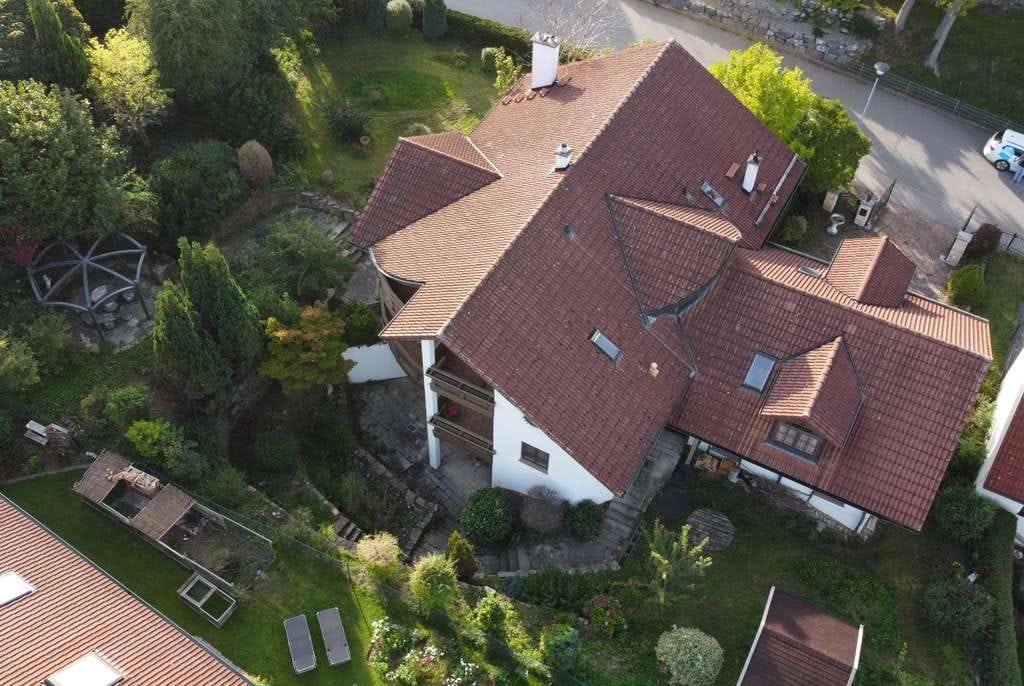Immobilie in Erolzheim - Ungewöhliches Haus im Landhausstil, 20 Autominuten von Memmingen - Bild 3