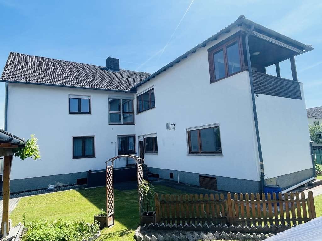 Immobilie in Hofgeismar - Umfangreich saniertes 2-Familienhaus in schöner Wohnlage von Hofgeismar-Hümme - Bild 1