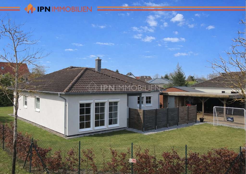 Immobilie in Poppendorf - Moderner, neuwertiger und großzügiger Bungalow mit großem Grundstück in Poppendorf - Bild 0