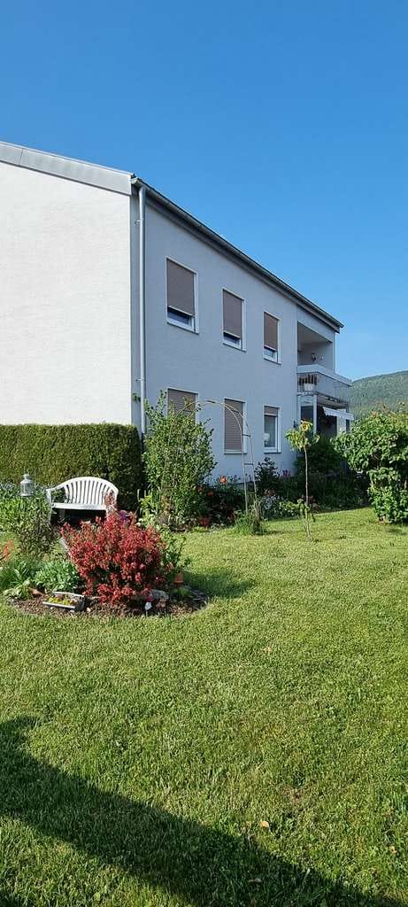 Immobilie in Spaichingen - Spaichingen: KAPITALANLEGER aufgepasst: 3- Familienhaus mit Doppelgarage, Stellplatz + großem Garten - Bild 4