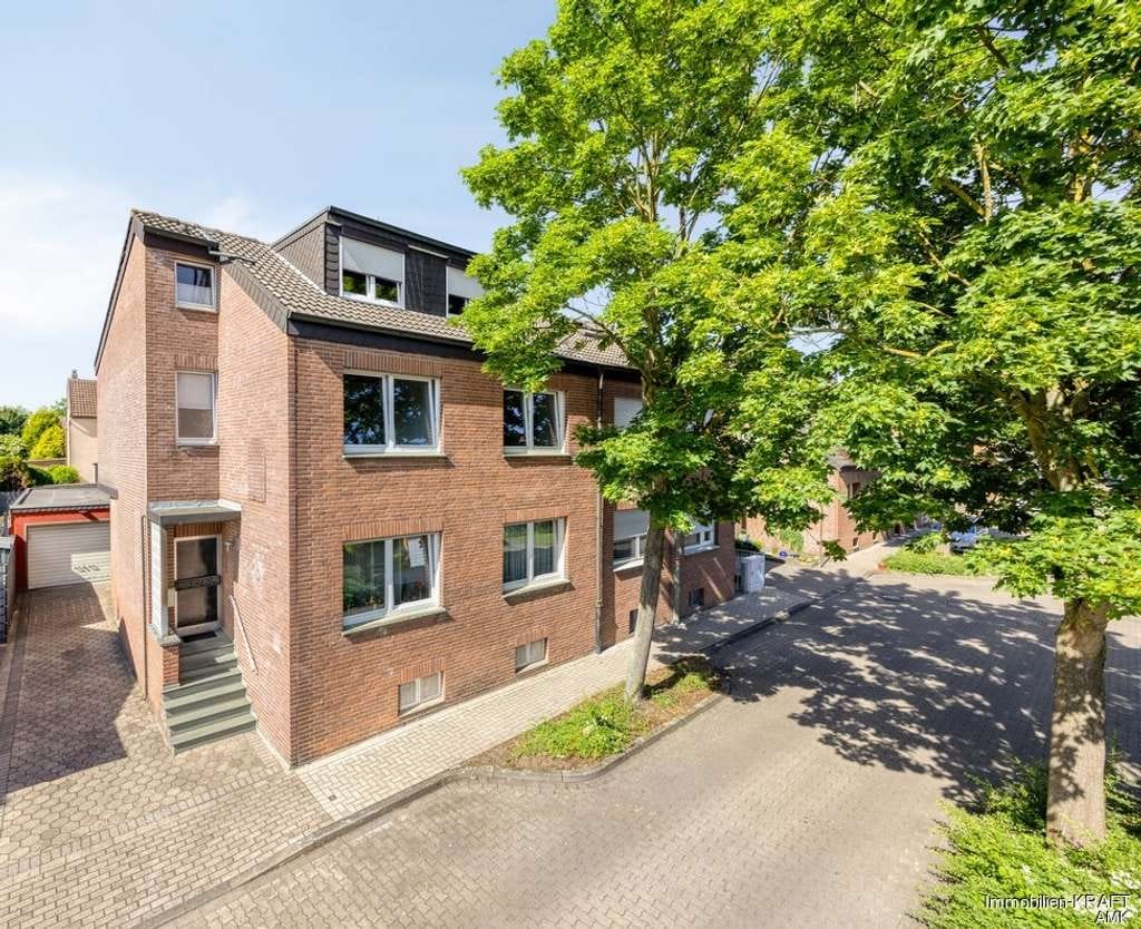 Immobilie in Ahlen - Zweifamilienhaus mit Balkon, Garten, Garage und Stellplatz - Bild 0