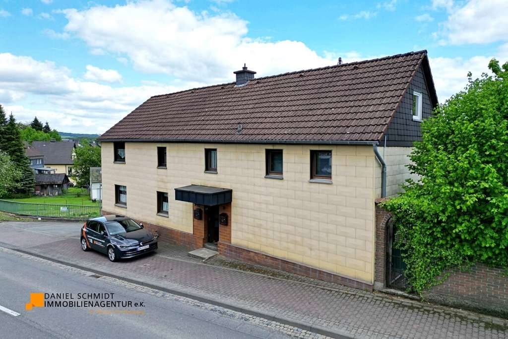 Immobilie in Waldbröl - Wohnhaus in Hermesdorf mit Geschichte und Perspektive – viel Fläche für Ihre individuellen Wohnideen - Bild 0
