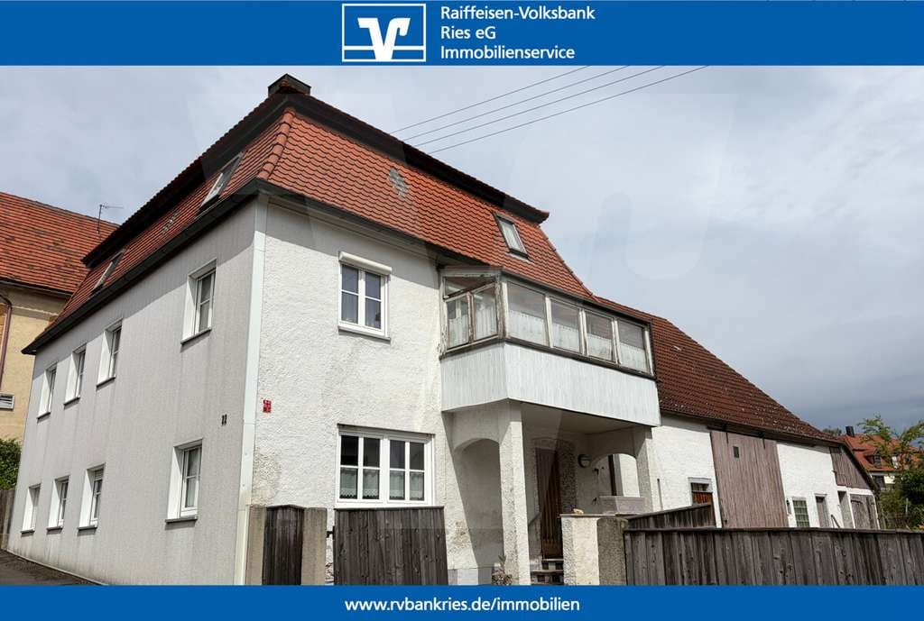 Immobilie in Wallerstein - Charaktervolles Ensembleschutz-Anwesen mit Nebengebäuden und Garten - Bild 0