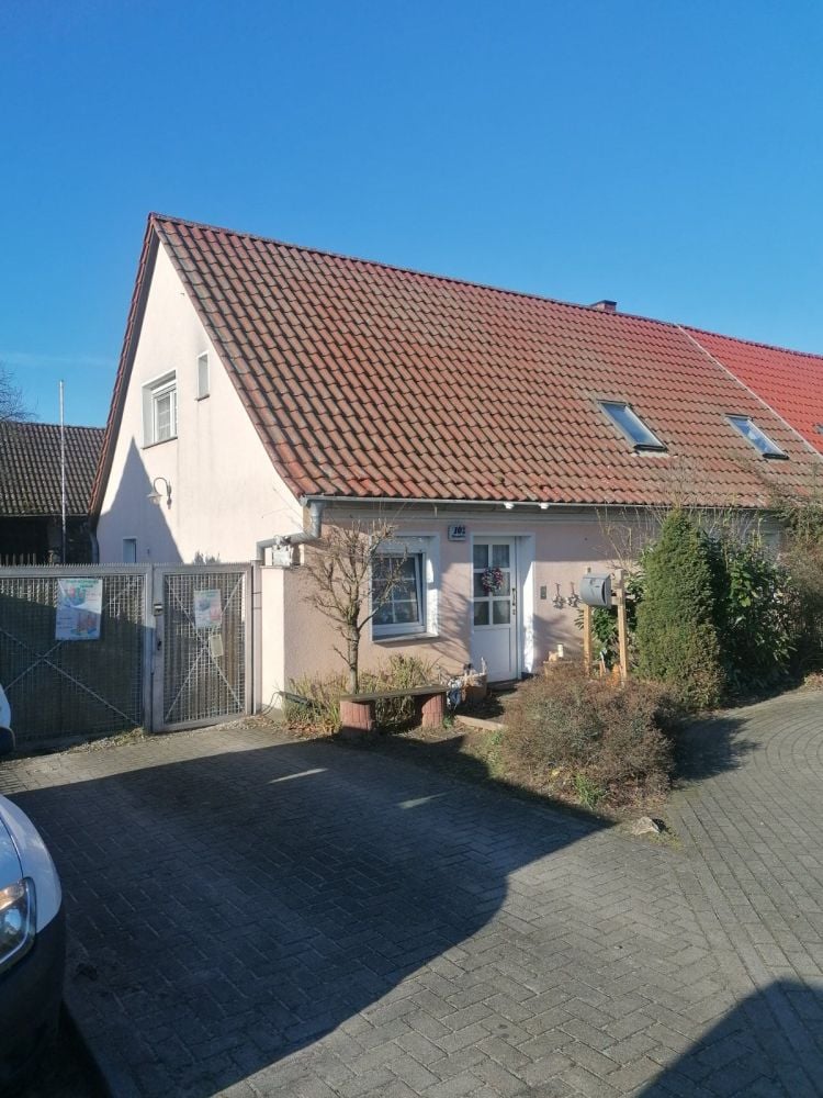 Immobilie in Löwenberger Land - PRIVATVERKAUF Haus m. Scheune ca.28 km v. Berlin entfernt - Bild 0