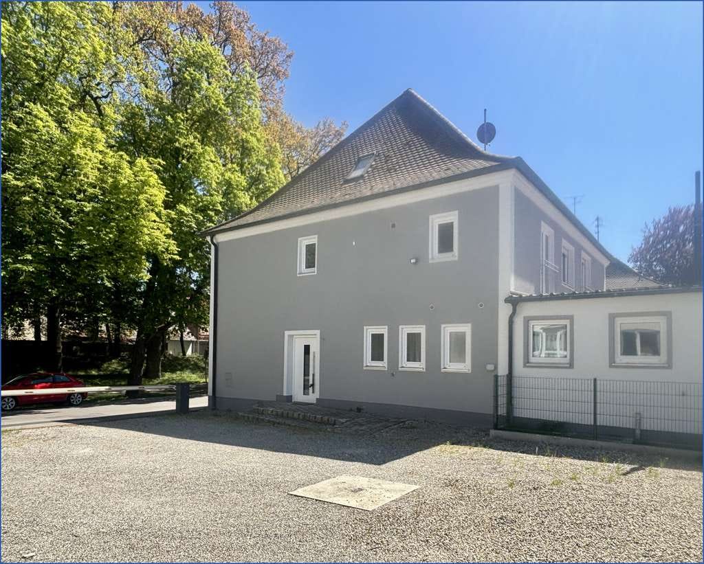 Immobilie in Schrobenhausen - Repräsentative Altstadtvilla in Bestlage mit außergewöhnlichen, variablen Nutzungskonzepten! - Bild 3