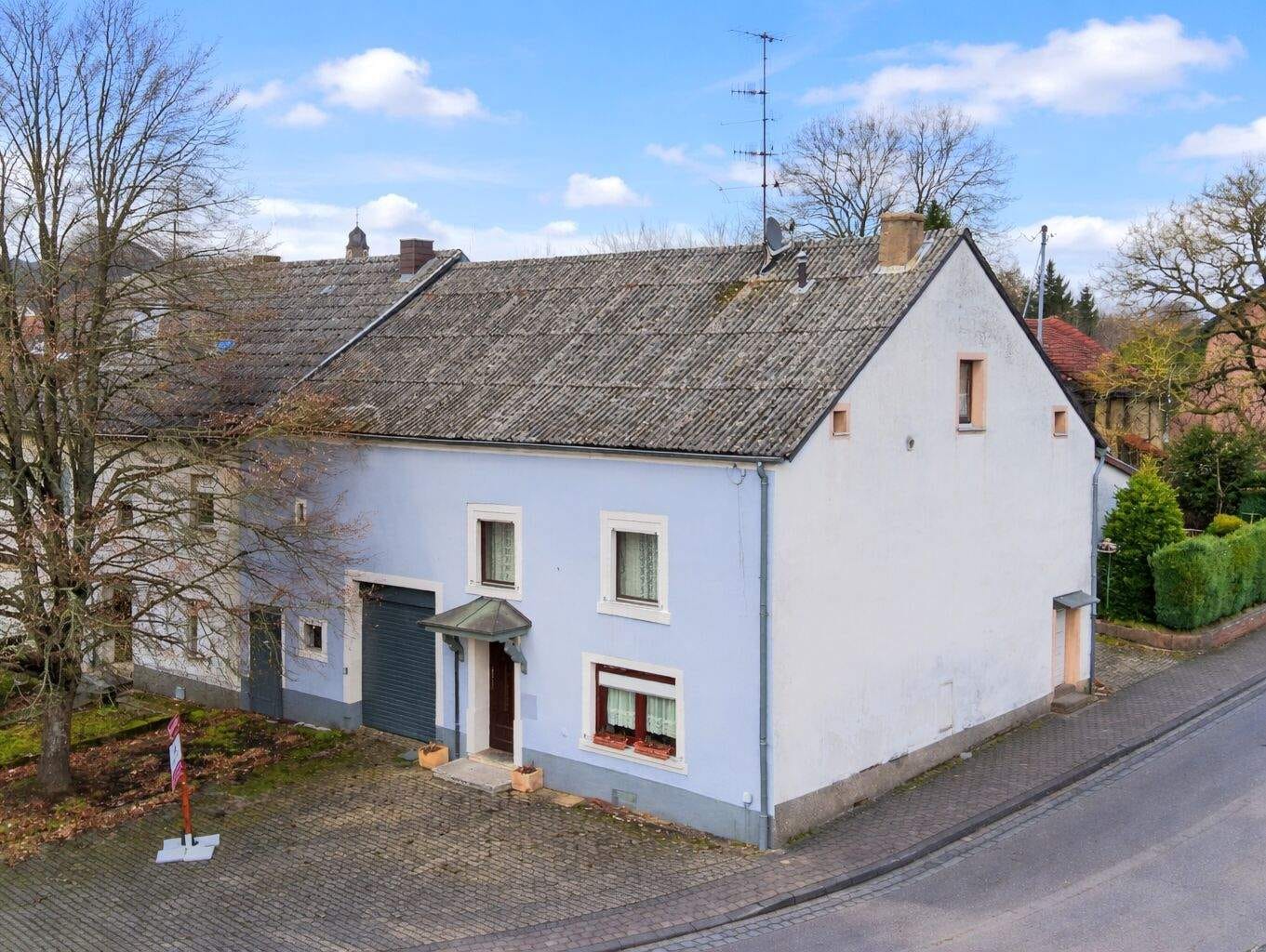 Immobilie in Greimerath - Handwerker & Selbstständige aufgepasst! Einfamilienhaus mit tollem Grundstück, Scheune und Werkstatt. - Bild 1