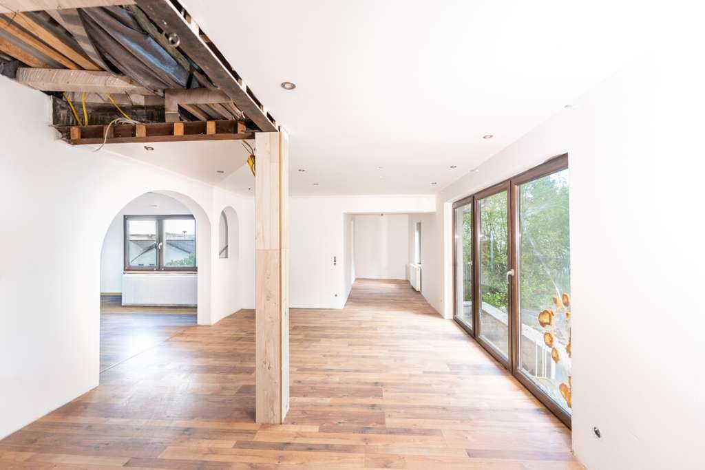 Immobilie in Berzhahn - Wohnhaus mit ELW und großem Grundstück - Bild 3