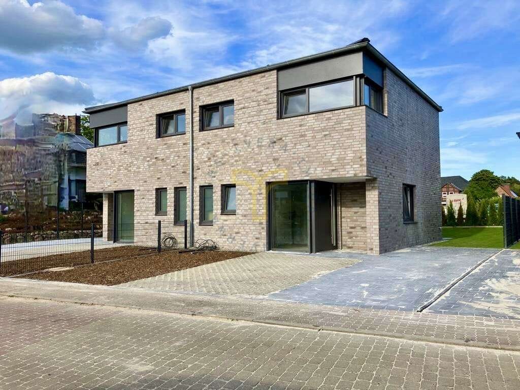Immobilie in Rötgesbüttel - Moderne Doppelhaushälfte mit hochwertiger Ausstattung in Rötgesbüttel - Bild 0