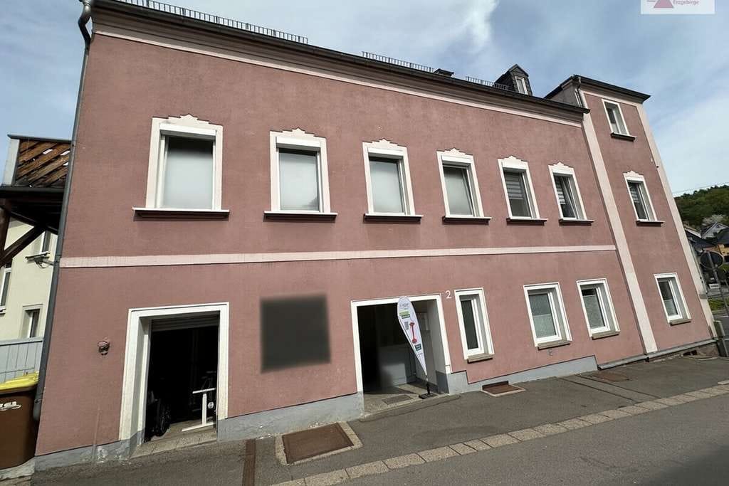 Immobilie in Lichtenstein/Sachsen - Wohnen, vermieten & Gewerbe: Stadthaus mit Kamin, Balkon und Garten in Lichtenstein (Zwickau) - Bild 2