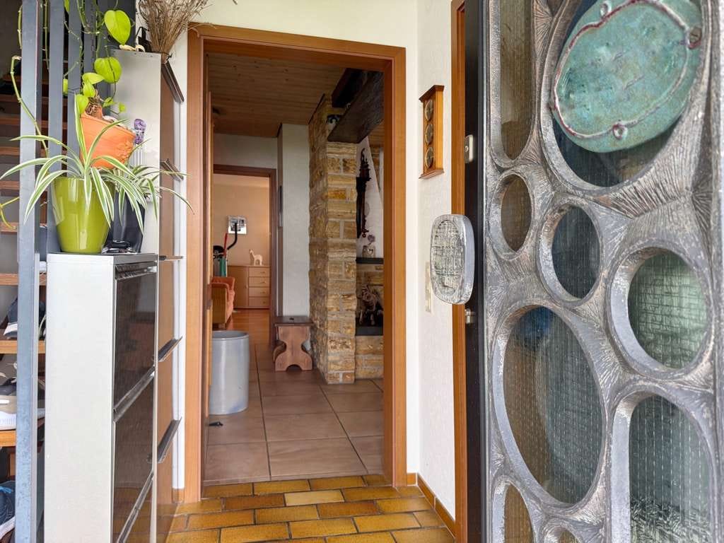 Immobilie in Remshalden - Vielseitiges Zweifamilienhaus mit traumhaftem Garten in Remshalden-Hebsack - Bild 2