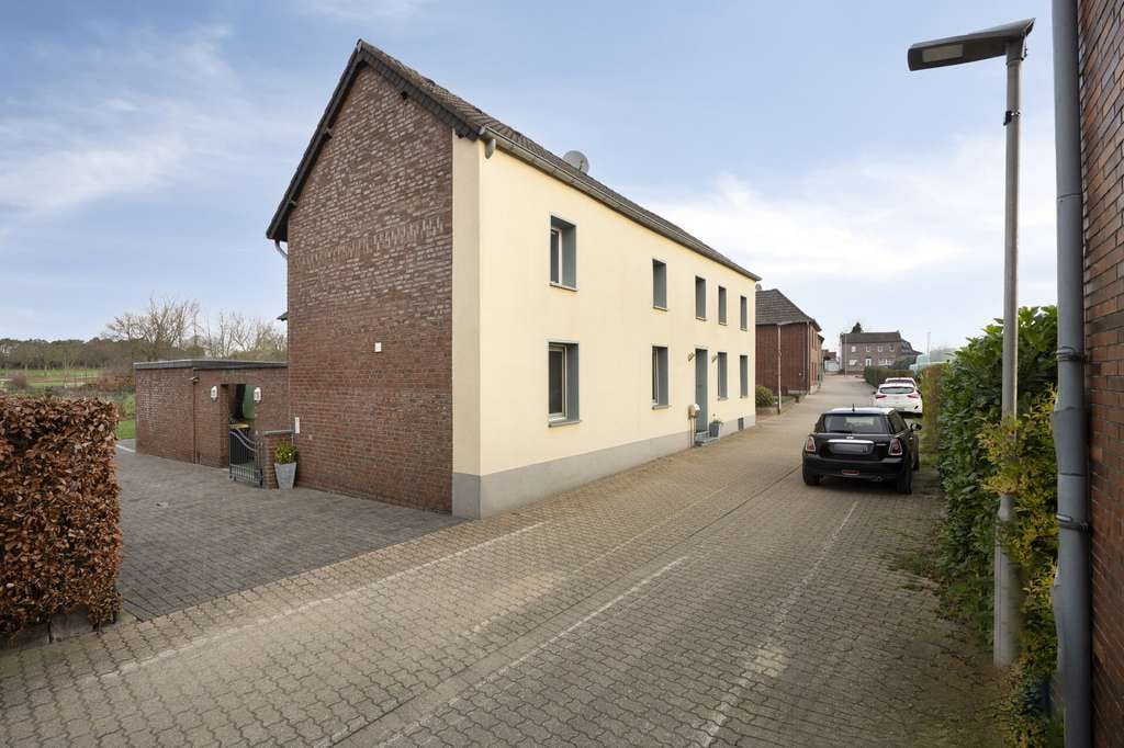 Immobilie in Gangelt - Großzügiges Wohnhaus mit Innenhof, Garten und Ausbaupotenzial in Gangelt- Stahe! - Bild 3