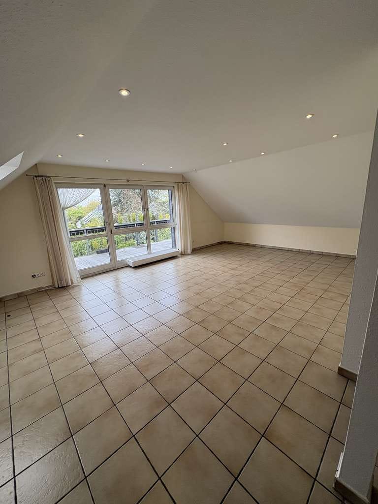 Immobilie in Holzwickede - Helle 3-Zimmer- Wohnung Wohnung mit großem Balkon - Bild 4