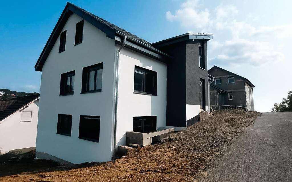 Immobilie in Waldbröl - 51545 Waldbröl: Einfamilienhaus mit Einliegerwohnung - Bild 1