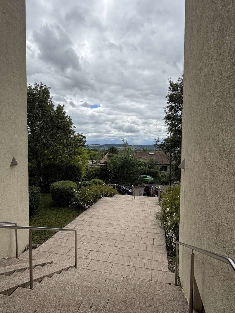 Immobilie in Waiblingen - 2-Zi.-ETW mit Südbalkon und PKW-Abstellplatz - frei - Korber Höhe - Bild 2