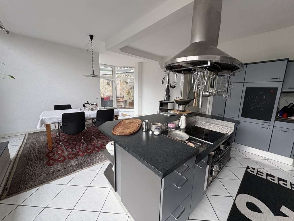 Immobilie in Schriesheim - SCHÖNES EINFAMILIENHAUS-DOPPELHAUSHÄLFTE IN SCHRIESHEIM ZU VERKAUFEN - Bild 2