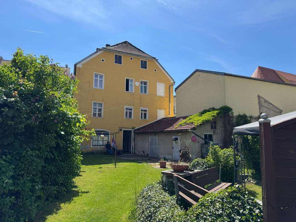 Immobilie in Beratzhausen - Provisionsfrei - Historisches Mehrfamilienhaus in Ortsmitte mit 780 qm² Garten - Bild 0
