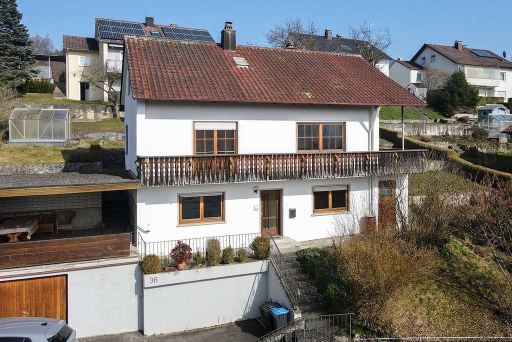 Immobilie in Zwiefalten - Großes Familienhaus in toller Aussichtslage - Bild 0