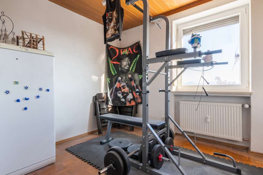 Immobilie in Thyrnau - Langjähriger Mieter – solide Wertanlage!
Gelungene 3-Zimmer-Wohnung mit Sonnenbalkon in ruhiger Lag - Bild 3