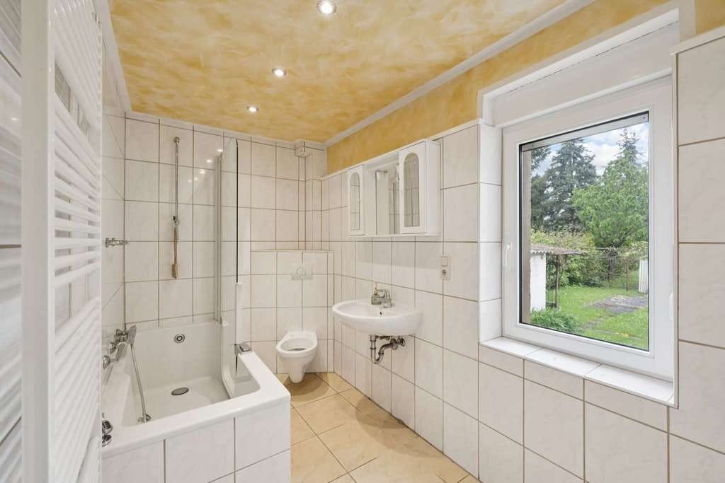 Immobilie in Brieskow-Finkenheerd - Bezahlbares Eigenheim mit großem Garten, 3 Stellplätzen & großem Nebengelass - Bild 3