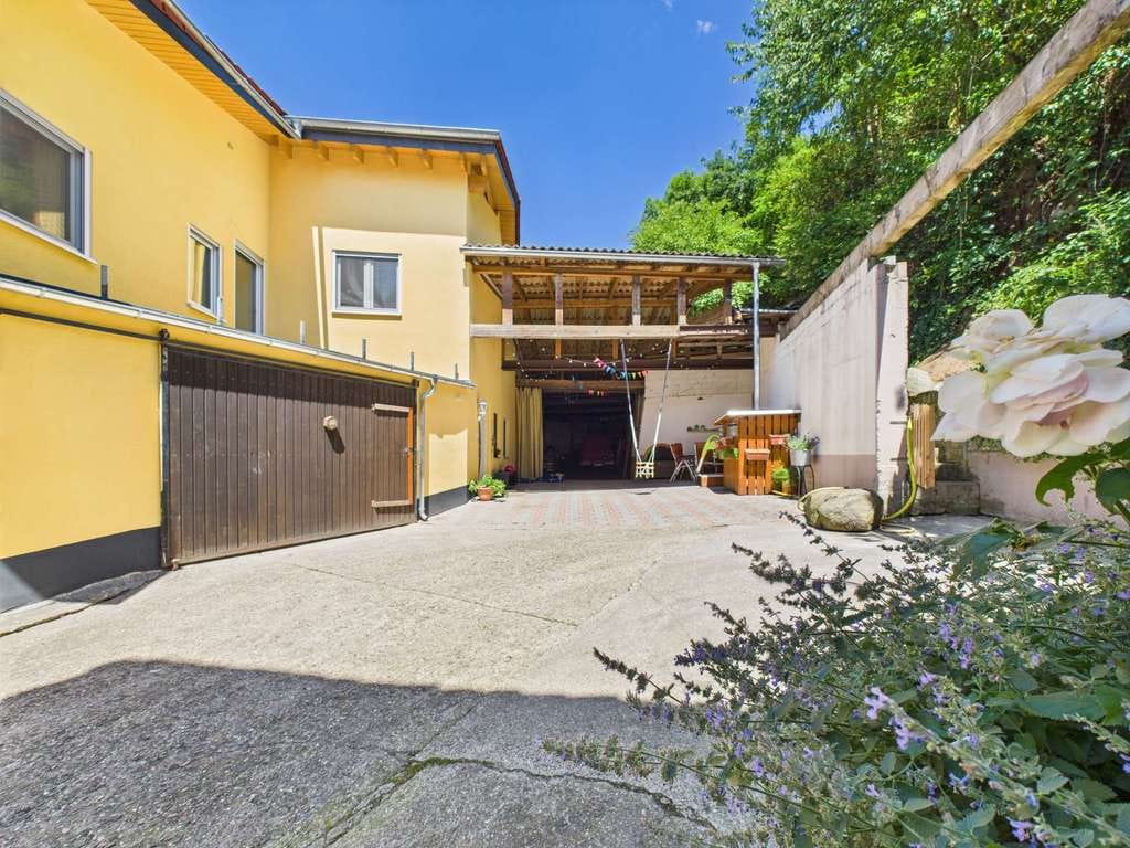 Immobilie in Heppenheim - Ein Zuhause voller Möglichkeiten – Großes Einfamilienhaus mit einzigartigem Grundstück - Bild 1