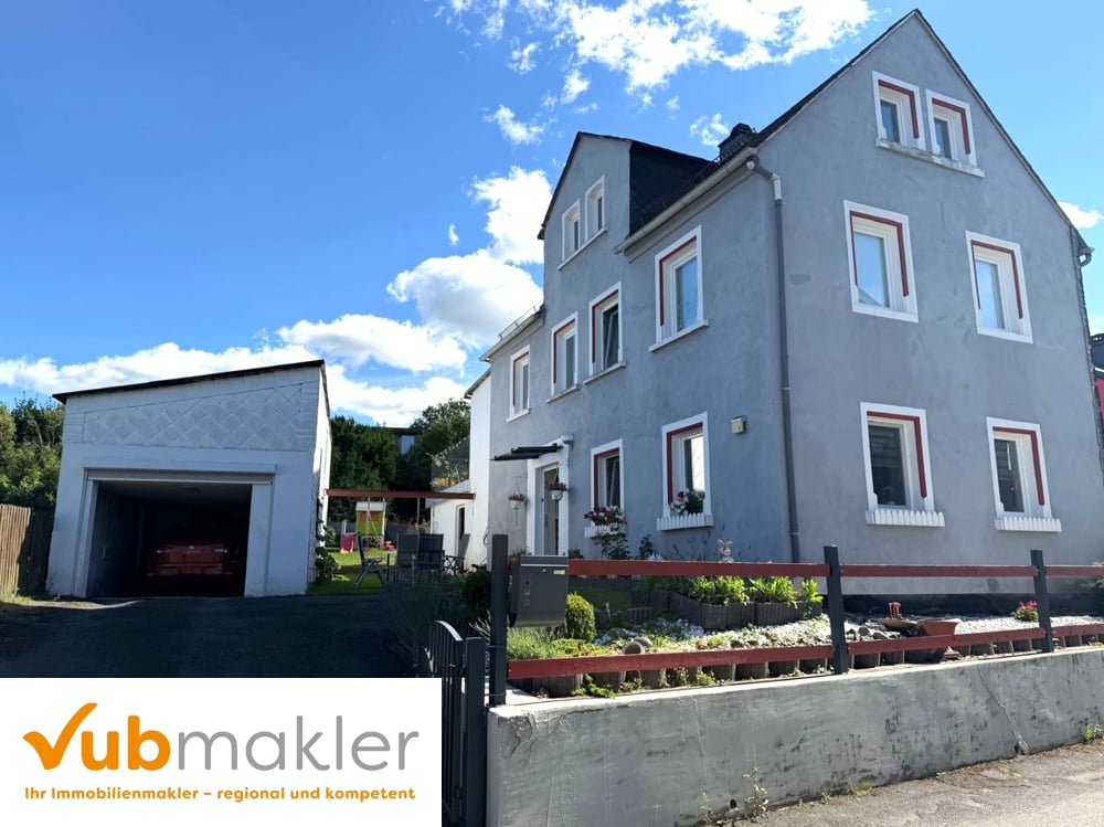 Immobilie in Selbitz - Einfamilienhaus in Selbitz – Garten, Terrasse, Kamin und Garage auf 441 qm Grundstück - Bild 0