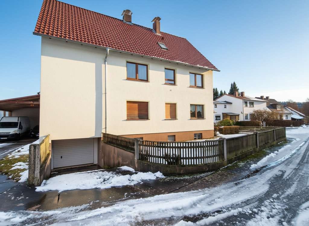 Immobilie in Wanfried - Modernisiertes Zweifamilienhaus mit großem Garten und Raum für Ideen - Bild 1